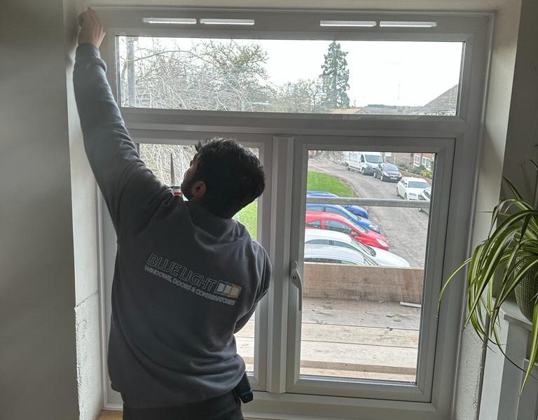 Blue Light Windows installing window - Blue Light Windows